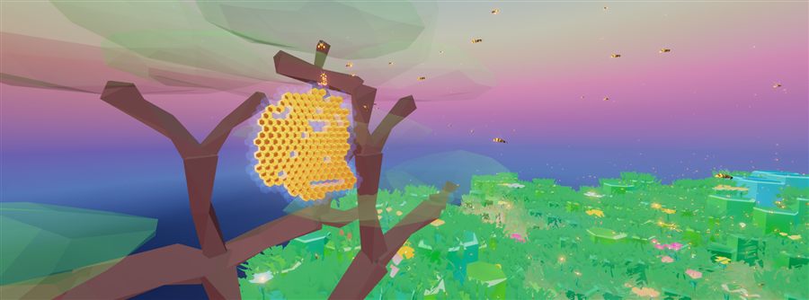 Rayon de miel hexagonal suspendu à une branche d'arbre